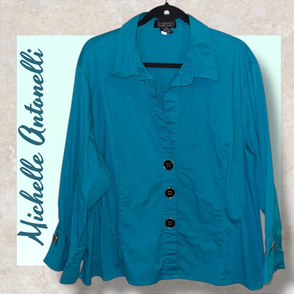 🌺MICHELLE ANTONELLI TEAL V NECK BLACK BUTTONS BLOUSE